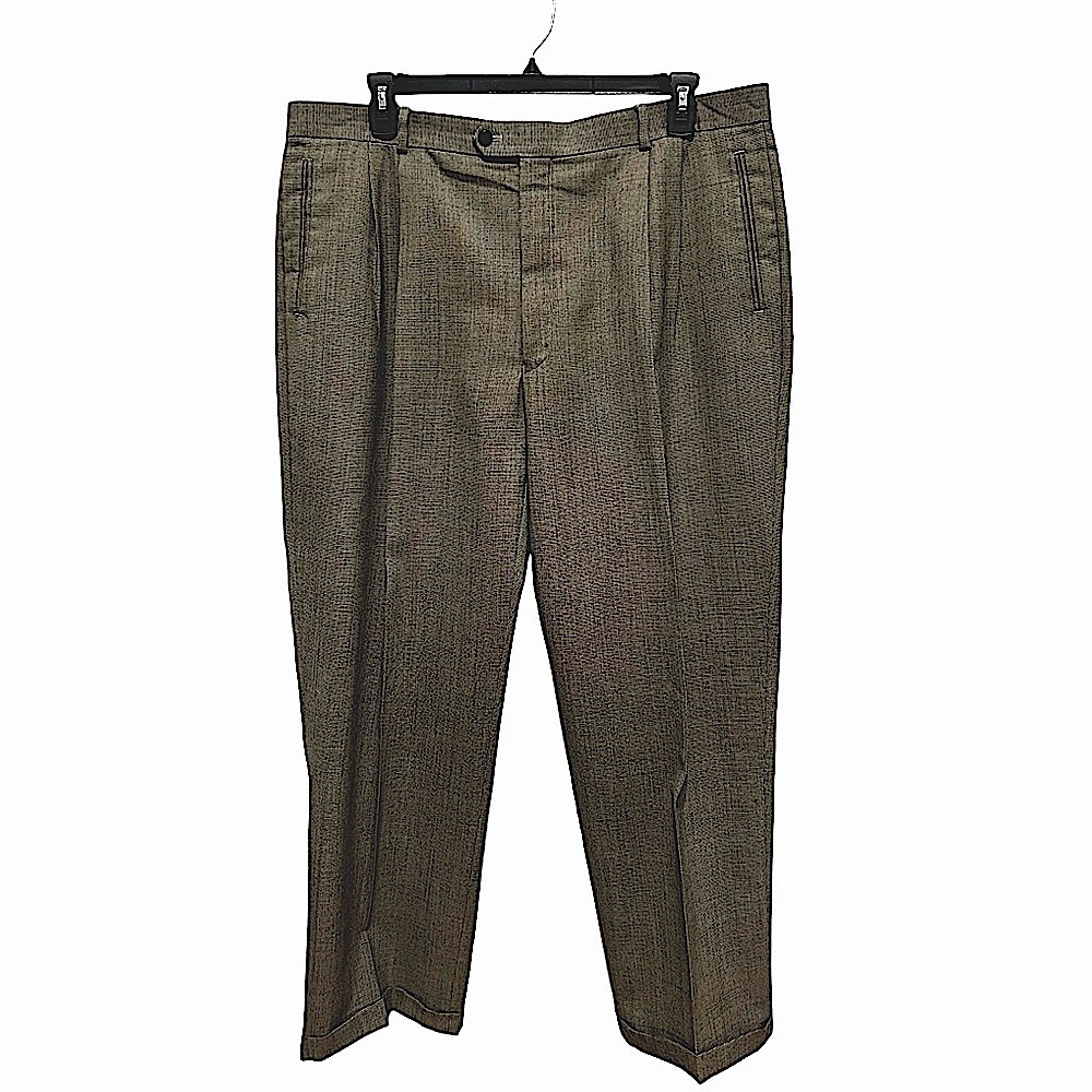 Louis Raphael Men’s Black/White Herringbone dress pants, size 42/30.